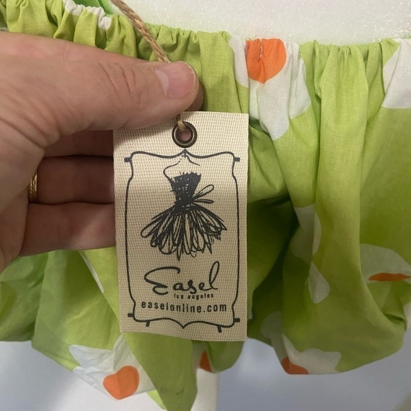 Easel women's medium bright green daisy print billowing crop top NWT - Picture 6 of 8